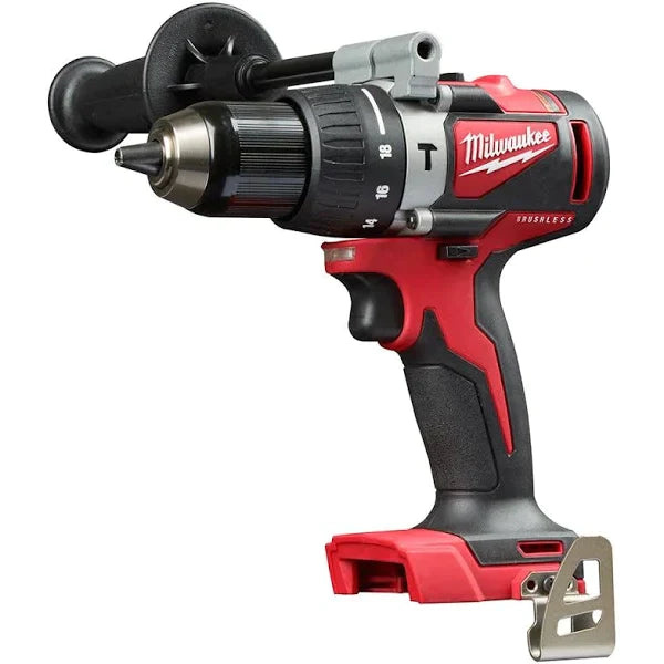Milwaukee M18 FUEL 18V Lithium-Ion Brushless Cordless Combo Kit with Two  5.0 Ah Batteries, 1 Charger, 2 Tool Bags (7-Tool) 